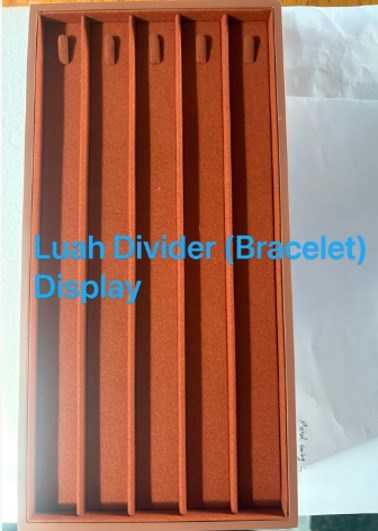 Luah Divider (bracelet) Display