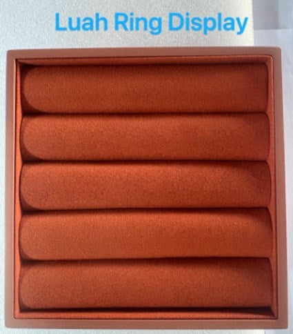 Luah Ring Display